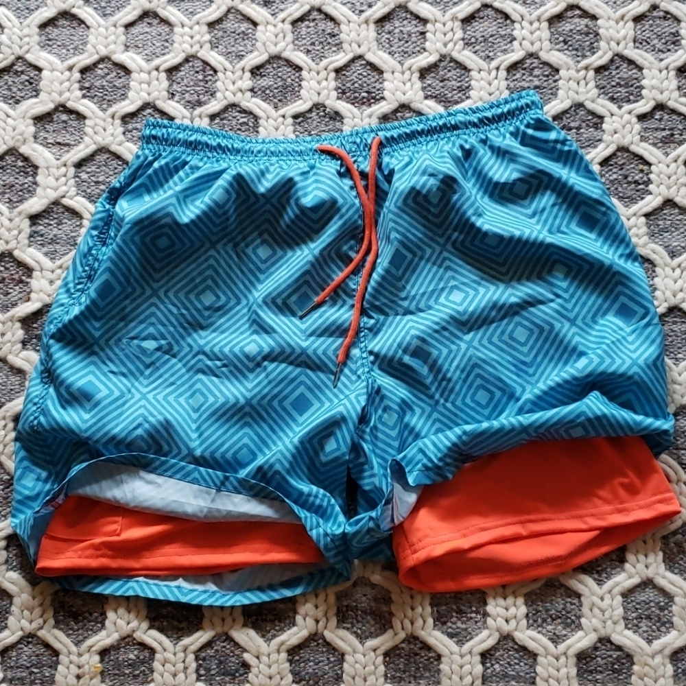 "NEVER used" Men's bathingsuit size L